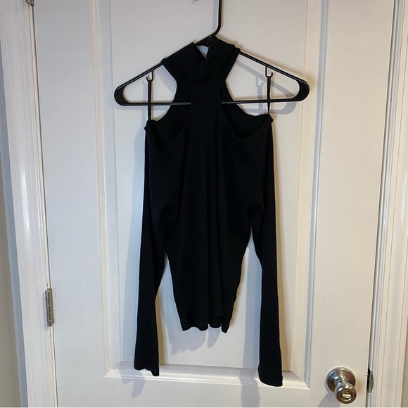 Turtle Neck - Picture 3 of 9